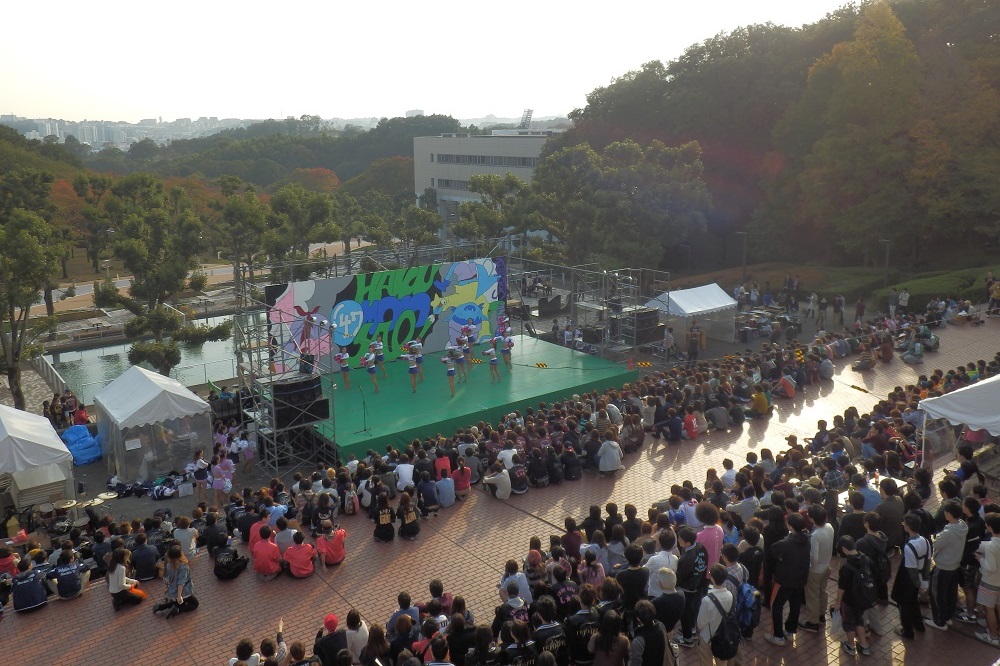 �����X�e�[�W����