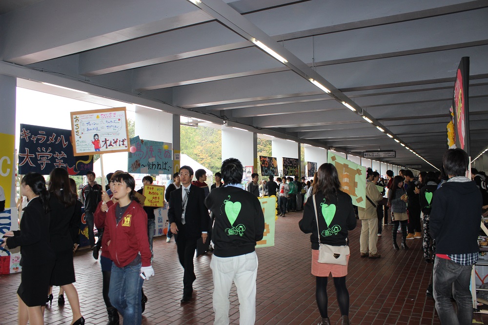 �y�f������